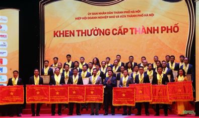 HÀNH TRÌNH VƯƠN CAO - KHẲNG ĐỊNH VỊ THẾ CỦA LỄ TÔN VINH DOANH NHÂN DOANH NGHIỆP THĂNG LONG