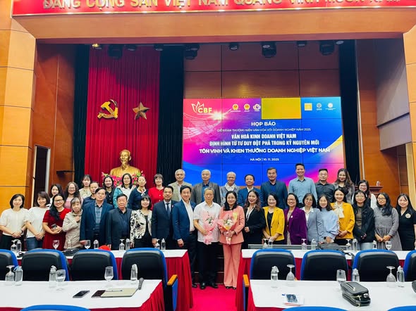 HỌP BÁO DIỄN ĐÀN THƯỜNG NIÊN VĂN HÓA VỚI DOANH NGHIỆP NĂM 2025