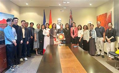 CHÚC MỪNG CLB LIÊN KẾT DOANH NGHIỆP VIỆT NAM (VBCA) ĐÃ ĐẾN THĂM VÀ LÀM VIỆC TẠI VĂN PHÒNG TỔNG LÃNH SỰ QUÁN VIỆT NAM TẠI TÂY ÚC