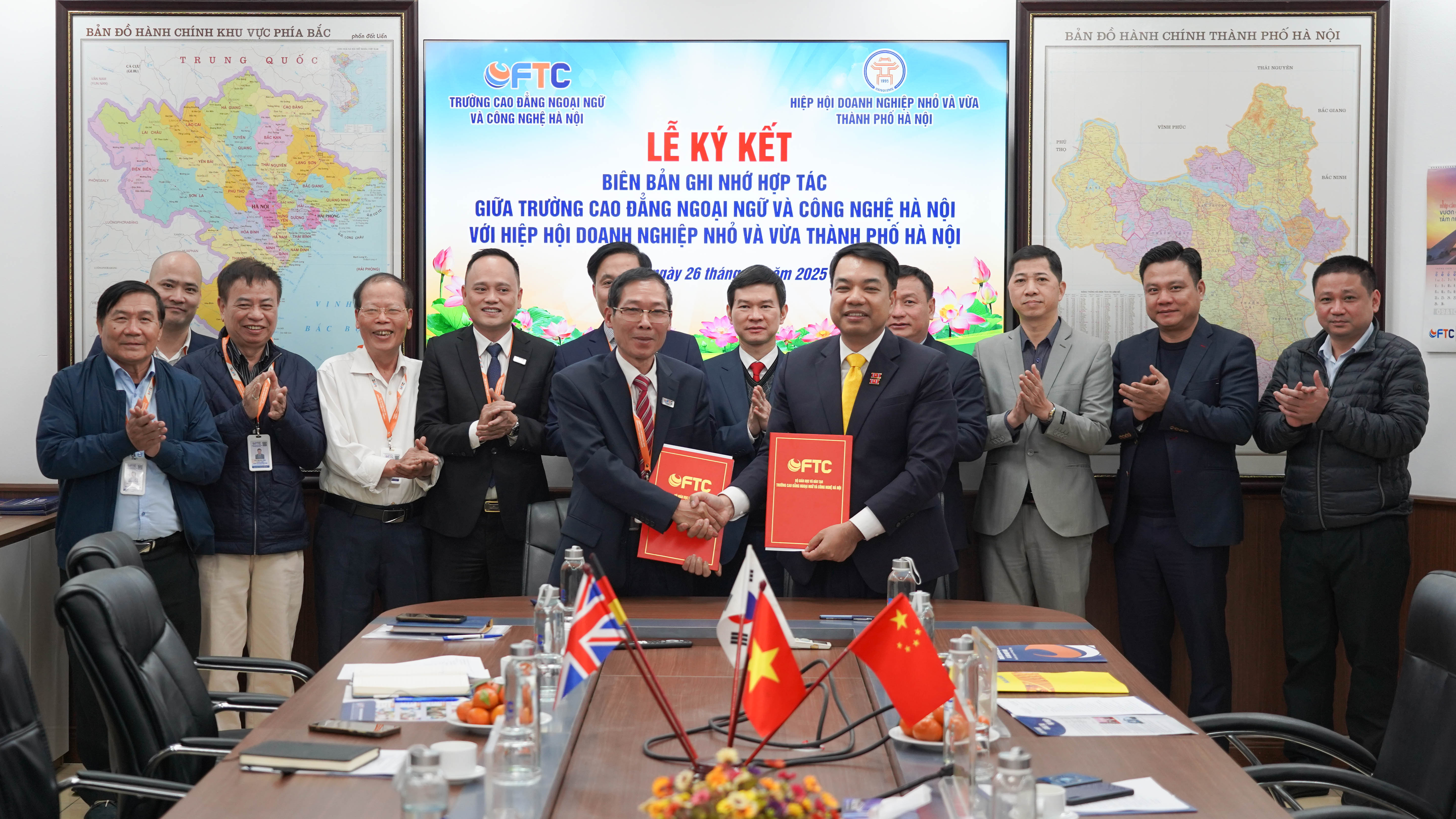 HIỆP HỘI DOANH NGHIỆP NHỎ VÀ VỪA THÀNH PHỐ HÀ NỘI KÝ KẾT GHI NHỚ HỢP TÁC VỚI TRƯỜNG CAO ĐẲNG NGOẠI NGỮ VÀ CÔNG NGHỆ HÀ NỘI