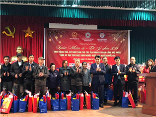 XUÂN NHÂN ÁI - TẾT SẺ CHIA 2019 trao quà tết cho học sinh nghèo, người có hoàn cảnh khó khăn huyện Quốc Oai