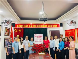 🎉 ĐẢNG ỦY PHƯỜNG CỬA NAM CHÚC MỪNG HANOISME NHÂN NGÀY DOANH NHÂN VIỆT NAM 13/10