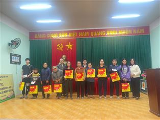 HANOISME TRAO 20 SUẤT QUÀ TẾT TẠI THÔN LƯU XÁ, XÃ THƯỢNG PHÚC