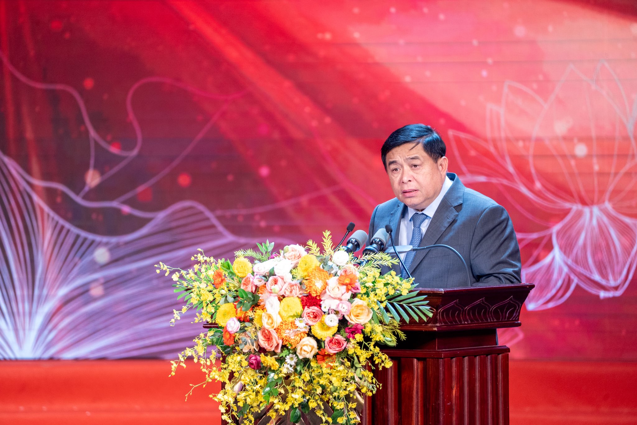 PHÓ THỦ TƯỚNG NGUYỄN CHÍ DŨNG PHÁT BIỂU TẠI LỄ TÔN VINH DOANH NHÂN DOANH NGHIỆP THĂNG LONG 2025